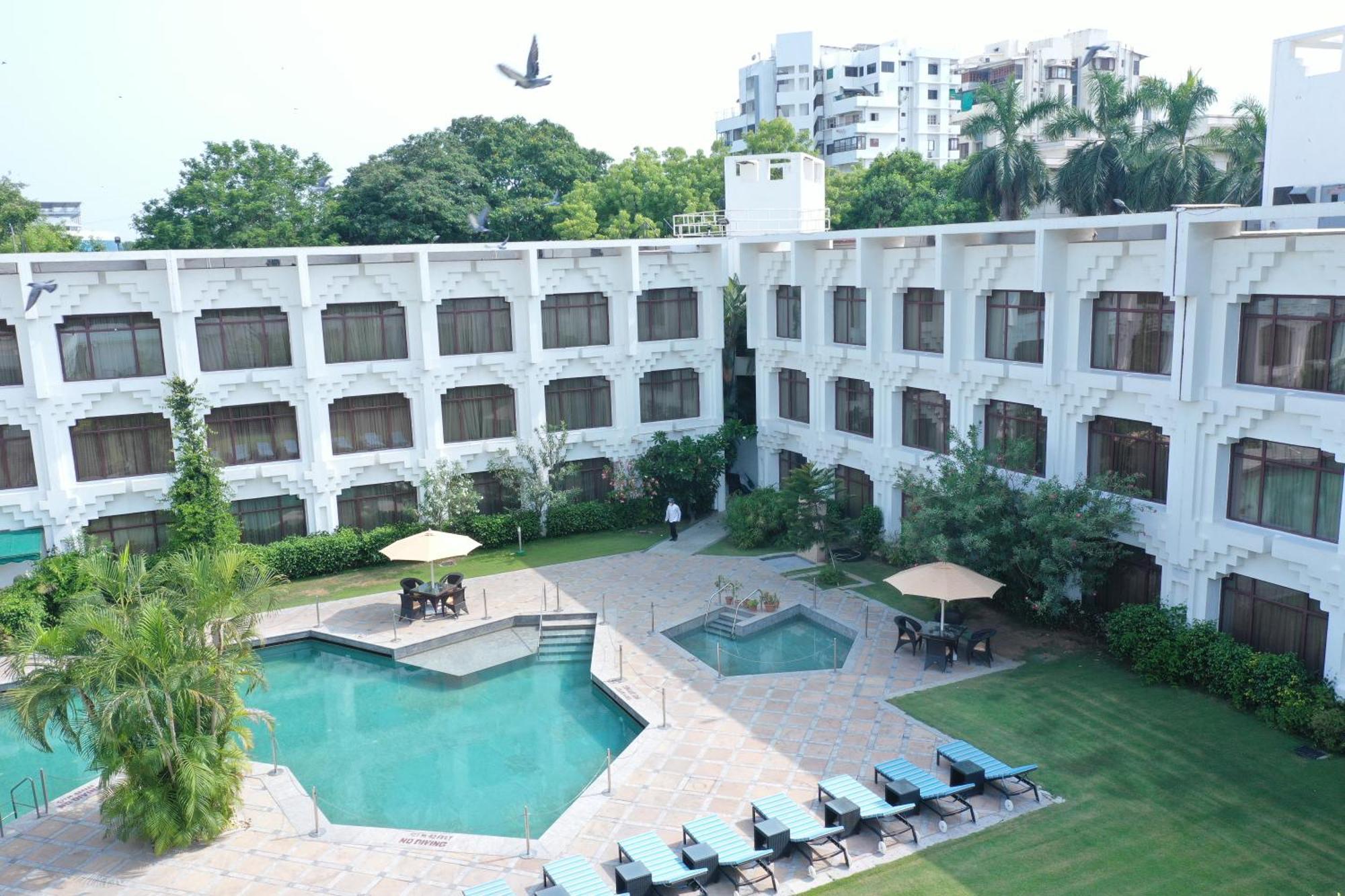 Welcomhotel By Itc Hotels, Alkapuri, Vadodara Exterior photo